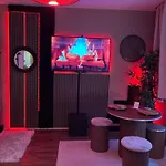 SMART Wald Apartment mit opt Buchung Wald SPA Sauna und Jacuzzi Apartment