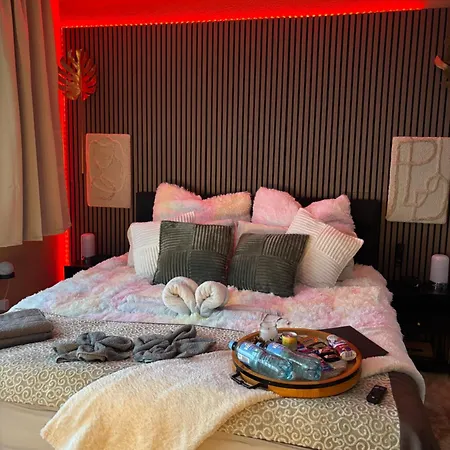 Smart Wald Mit Opt Buchung Wald Sauna Und Jacuzzi アパート Neustadt am Rübenberge